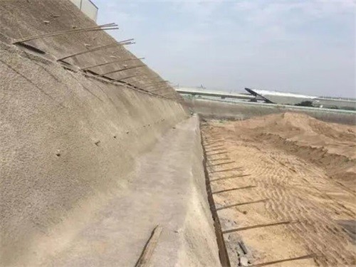 咸安河道边坡加固